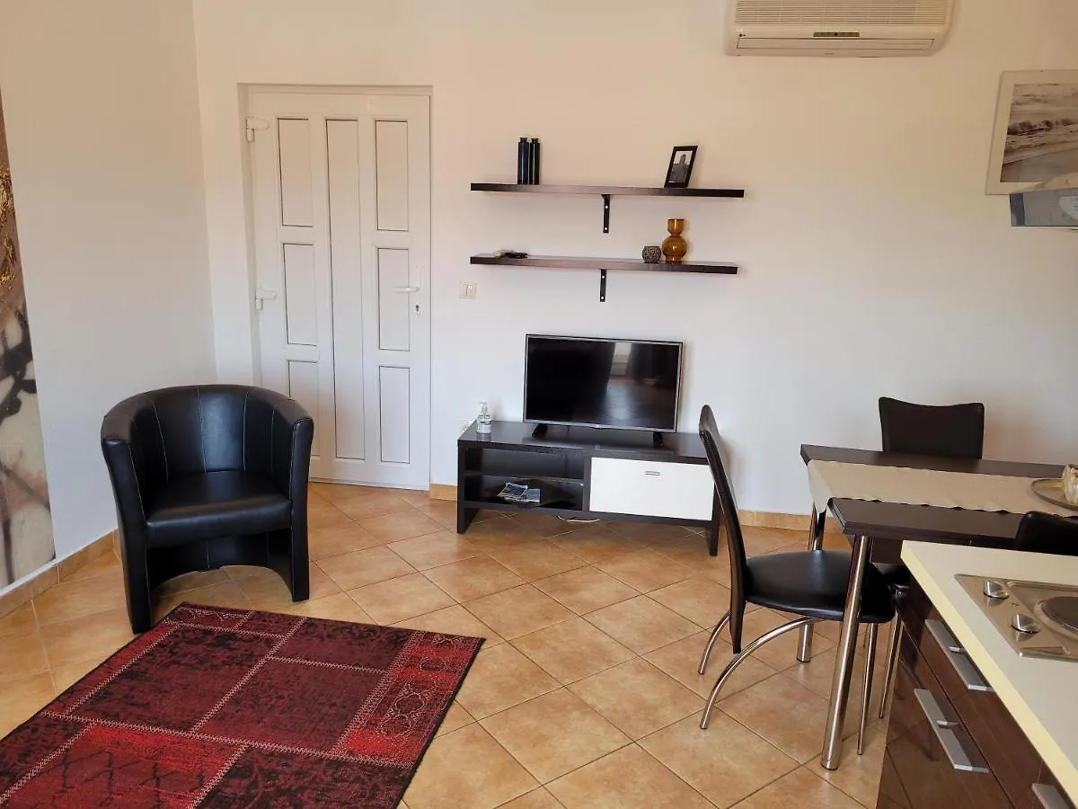 Apartments Antonella Trogir 0*,