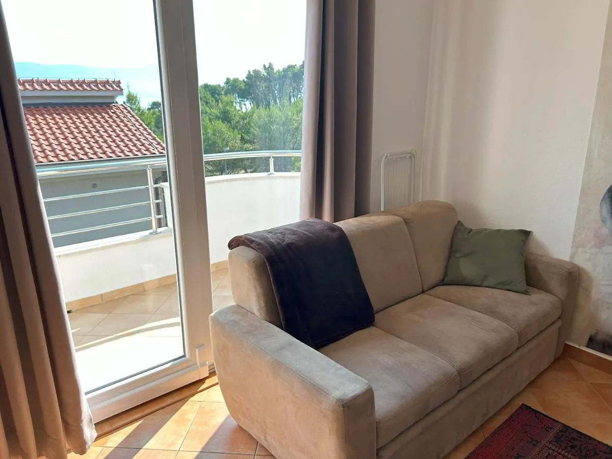 Apartments Antonella 特罗吉尔