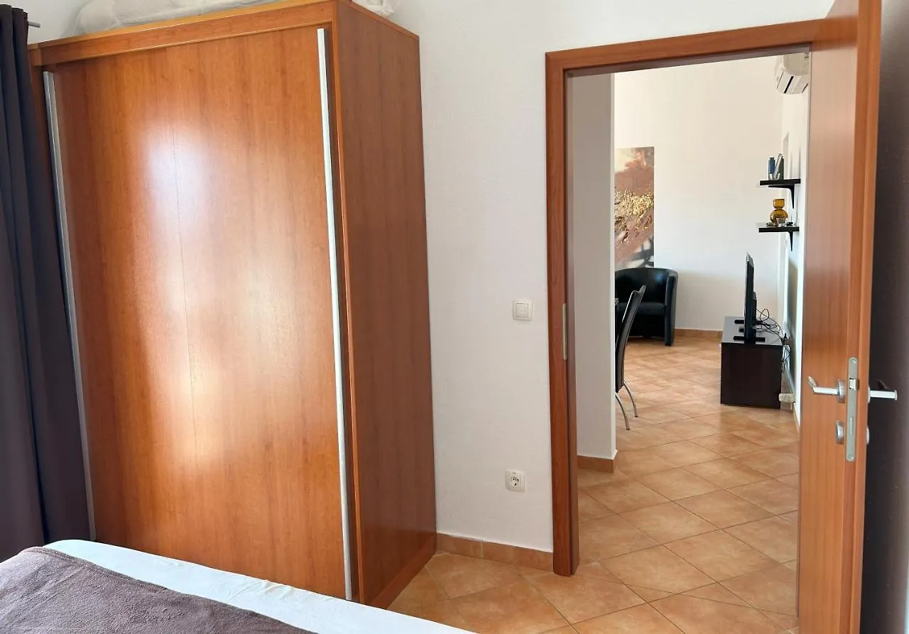 Apartments Antonella 特罗吉尔 0*,  克罗地亚