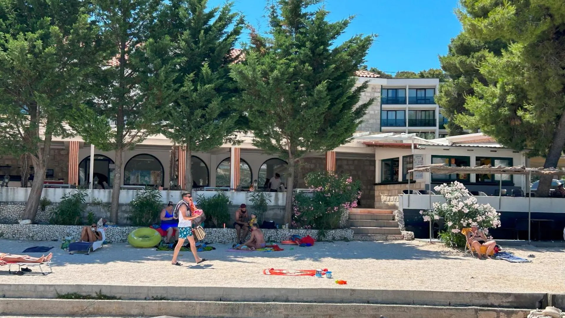 Apartments Antonella 特罗吉尔 0*,